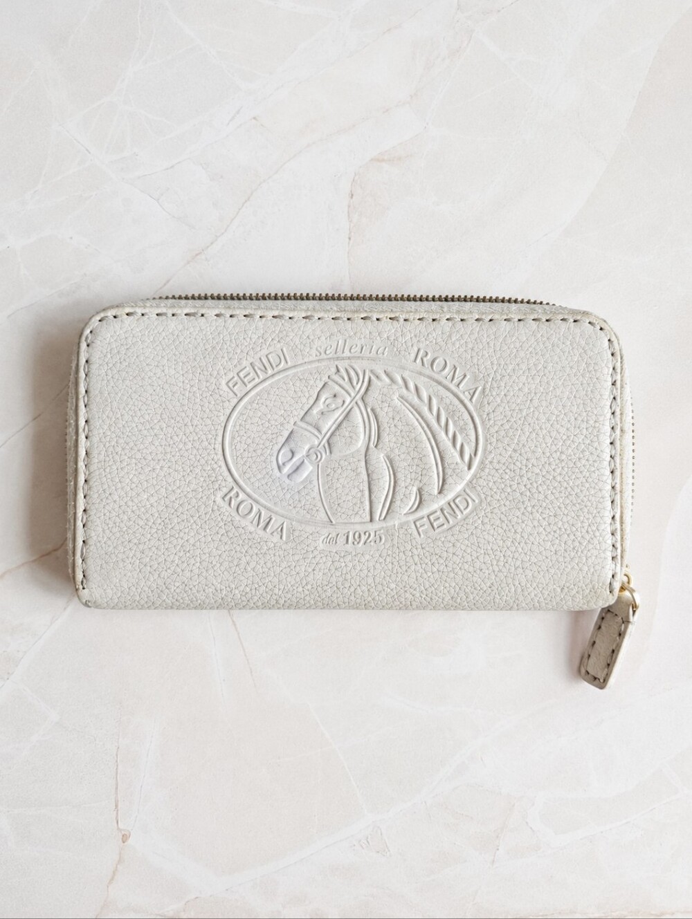 Fendi Selleria Roma White Leather Zip Around Wallet Rare Horse Embossed Italy